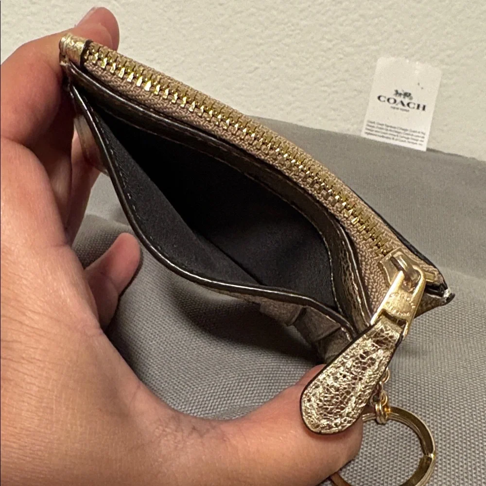 SOLD COACH Gold ID Multi Card Case With Keychain - Picture 5 of 7